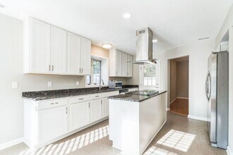 48030 Mayflower Dr in Lexington Park, MD - Building Photo - Building Photo