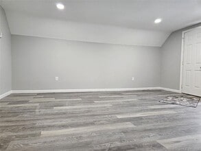 76 Woodland St in Bristol, CT - Building Photo - Building Photo