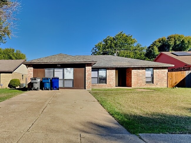 property at 3014 Pepperidge Dr E