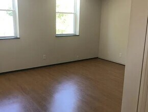 528 Wade Ave, Unit A in Raleigh, NC - Foto de edificio - Building Photo