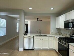 3216 W Mark Ln in Phoenix, AZ - Foto de edificio - Building Photo