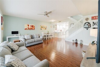 5782 Cove Cir in Naples, FL - Building Photo - Building Photo