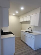 1357 Armadale Ave, Unit 108 in Los Angeles, CA - Building Photo - Building Photo