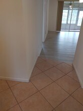 5801 NW 62nd Ave in Tamarac, FL - Foto de edificio - Building Photo