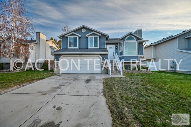 property at 172 Bridgepark Cir