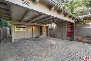 3621 Longview Valley Rd in Los Angeles, CA - Building Photo