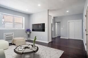 711 18th St in Union City, NJ - Building Photo