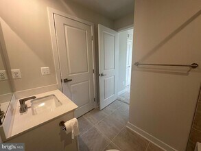 4504 Dandelion Loop in Chantilly, VA - Building Photo - Building Photo