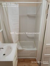 2820B W CLYBOURN St in Milwaukee, WI - Building Photo - Building Photo