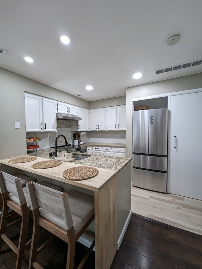 842 S Vance St, Unit C in Lakewood, CO - Building Photo - Building Photo