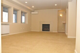 5040 Ivanhoe Pl NE in Seattle, WA - Building Photo - Building Photo
