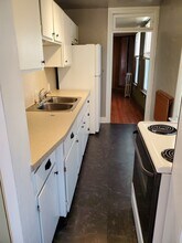 18 E Main St, Unit 2 in Macungie, PA - Foto de edificio - Building Photo