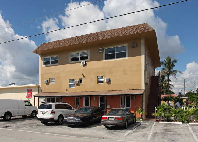 Hollywood Park Complex Apartments in Hollywood, FL - Building Photo - Building Photo