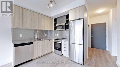 10 De Boers Dr in Toronto, ON - Building Photo - Building Photo