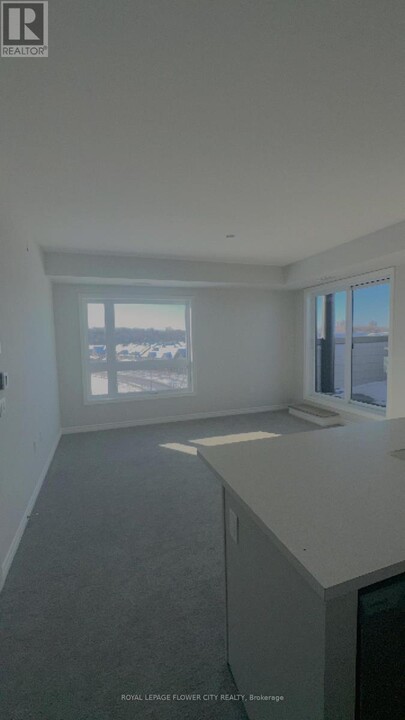 397-397 Codd's Rd in Ottawa, ON - Building Photo