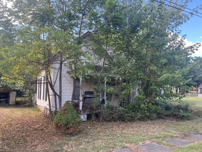 property at 525 S Division St