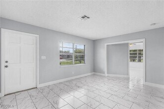 205 Purdue St in Lehigh Acres, FL - Building Photo - Building Photo