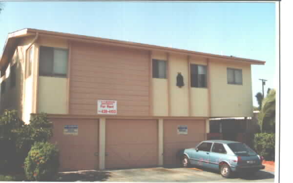 3921 E Mayfield St in Long Beach, CA - Foto de edificio - Building Photo