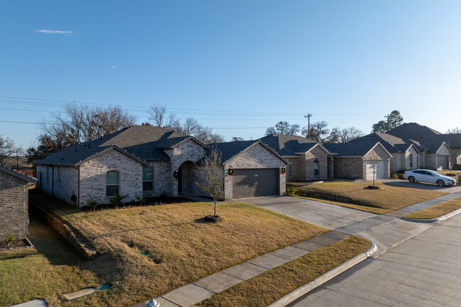 7318 County Road 802 in Burleson, TX - Building Photo - Building Photo