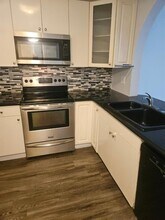 2800 Riverside Dr in Coral Springs, FL - Building Photo - Building Photo