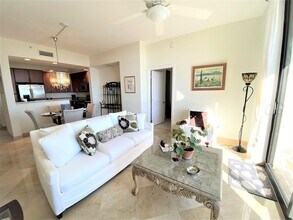 801 S Olive Ave in West Palm Beach, FL - Building Photo - Building Photo