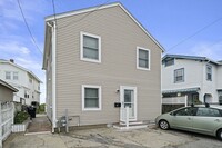 16 Manomet Ave in Hull, MA - Building Photo - Building Photo