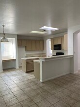 6209 Indian Peaks Ave in Bakersfield, CA - Building Photo - Building Photo