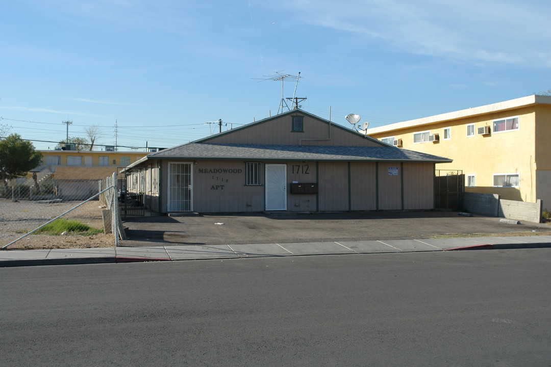 Meadowwood Apartments in Las Vegas, NV - Building Photo