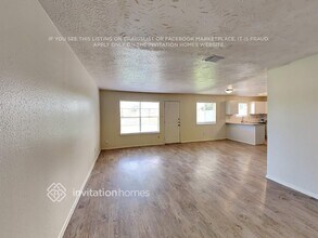 9812 Robin St in La Porte, TX - Building Photo - Building Photo