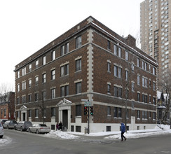 251-257 Milton in Montréal, QC - Building Photo - Building Photo