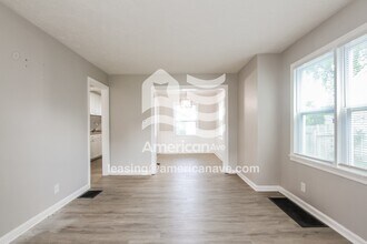 1947 Glenridge Dr in Indianapolis, IN - Building Photo - Building Photo