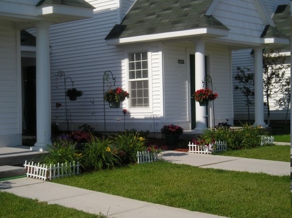 Maple Village I in Petoskey, MI - Foto de edificio - Building Photo