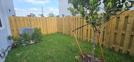1181 SE 1st Ave in Florida City, FL - Building Photo - Building Photo