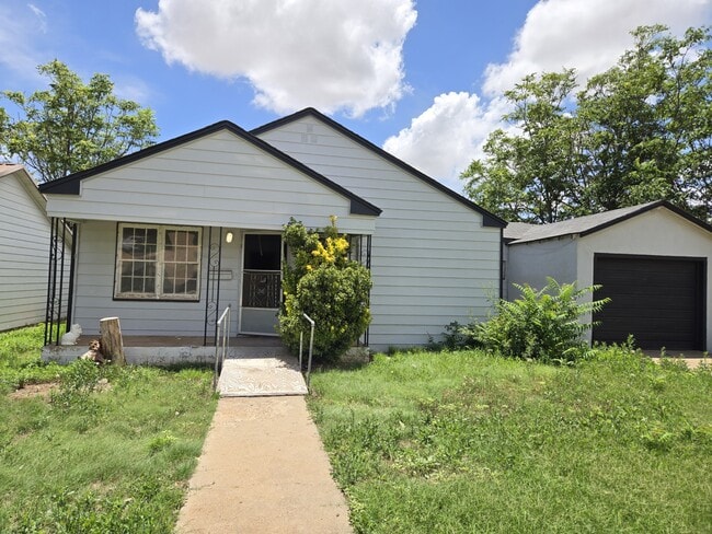 property at 616 E 13th St