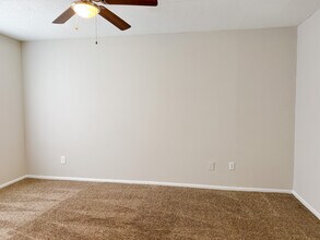 Springwood Apartments in Greenville, SC - Foto de edificio - Building Photo