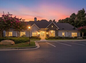 Lake St. James in Conyers, GA - Foto de edificio - Building Photo
