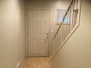 7117 SW Sagert St in Tualatin, OR - Building Photo - Building Photo