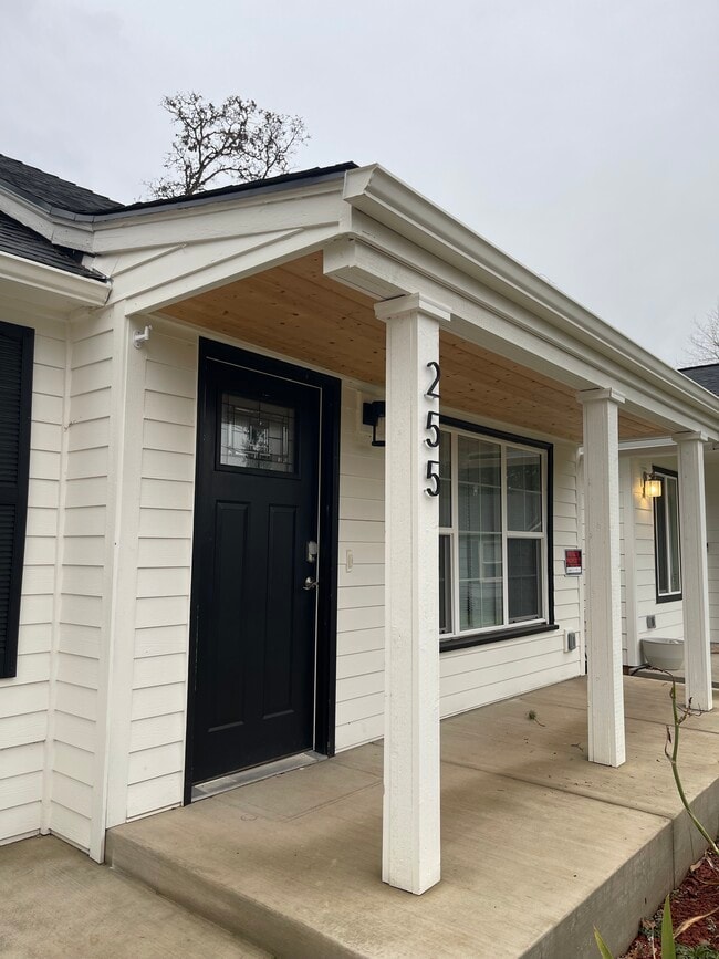 property at 255 Southview Pl S