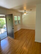 5214 Agnes Ave, Unit 5214.5 in Los Angeles, CA - Foto de edificio - Building Photo