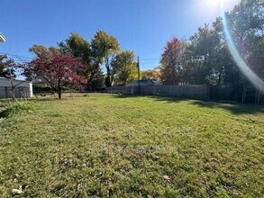 1240 Pamela Dr in Florissant, MO - Building Photo - Building Photo