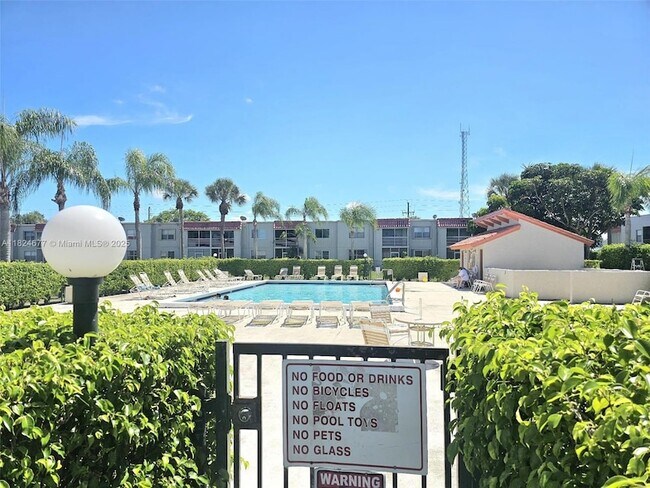 7355 Woodmont Terrace, Unit 205 in Tamarac, FL - Building Photo - Building Photo
