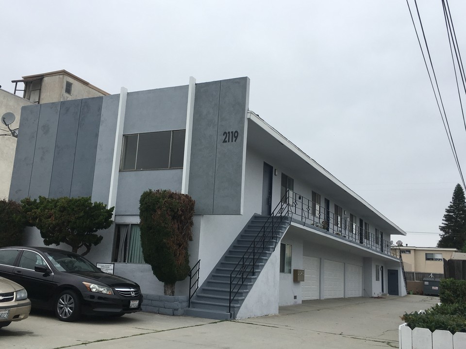 2119 Mathews Ave in Redondo Beach, CA - Building Photo