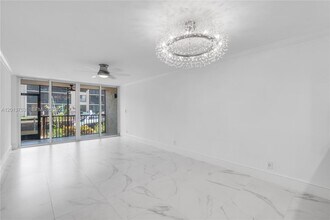 12 Royal Palm Way in Boca Raton, FL - Building Photo - Building Photo