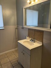 2125 Kingsdale Dr in Fort Worth, TX - Building Photo - Building Photo