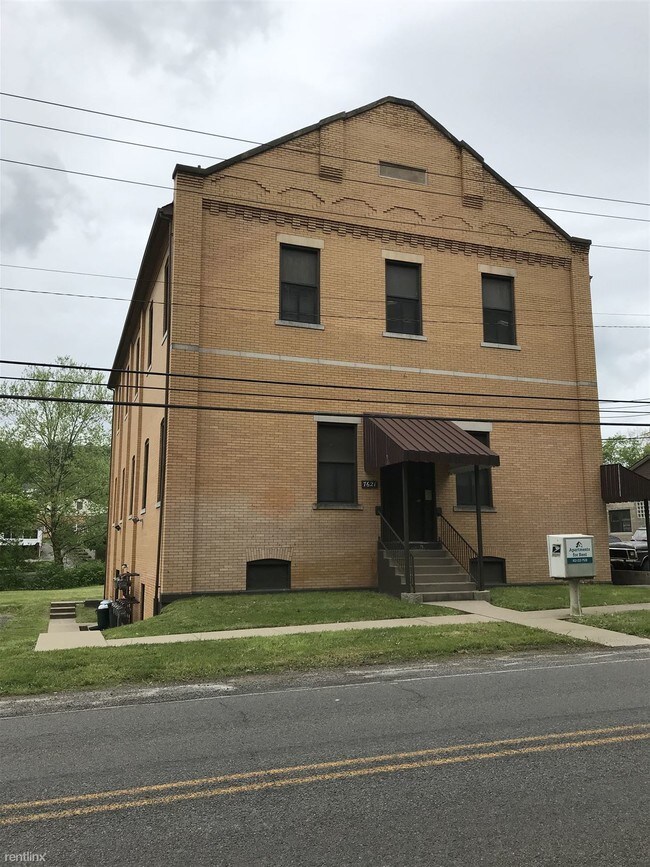7621 Noblestown Rd in Mcdonald, PA - Building Photo - Building Photo