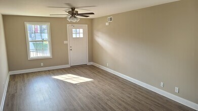 1093 Charles Thomas Dr in Clarksville, TN - Building Photo - Building Photo