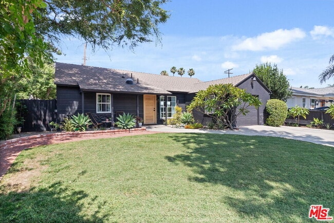 7339 Lasaine Ave in Los Angeles, CA - Building Photo - Building Photo