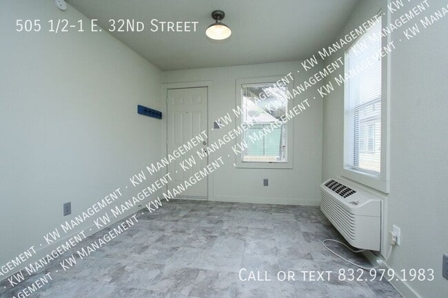 120 1/2-505 1/1 E 32nd St in Houston, TX - Building Photo - Building Photo