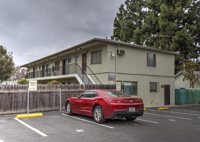 12809 Oak St in Whittier, CA - Foto de edificio - Building Photo