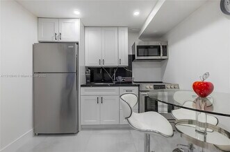 52 NE 47th St in Miami, FL - Building Photo - Building Photo